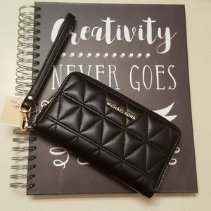 Michael Kors Phone Wallet